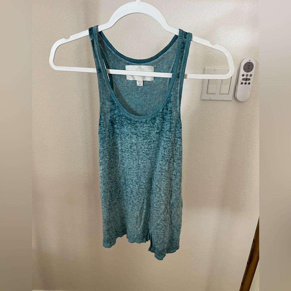 Brochu walker - blue tank
